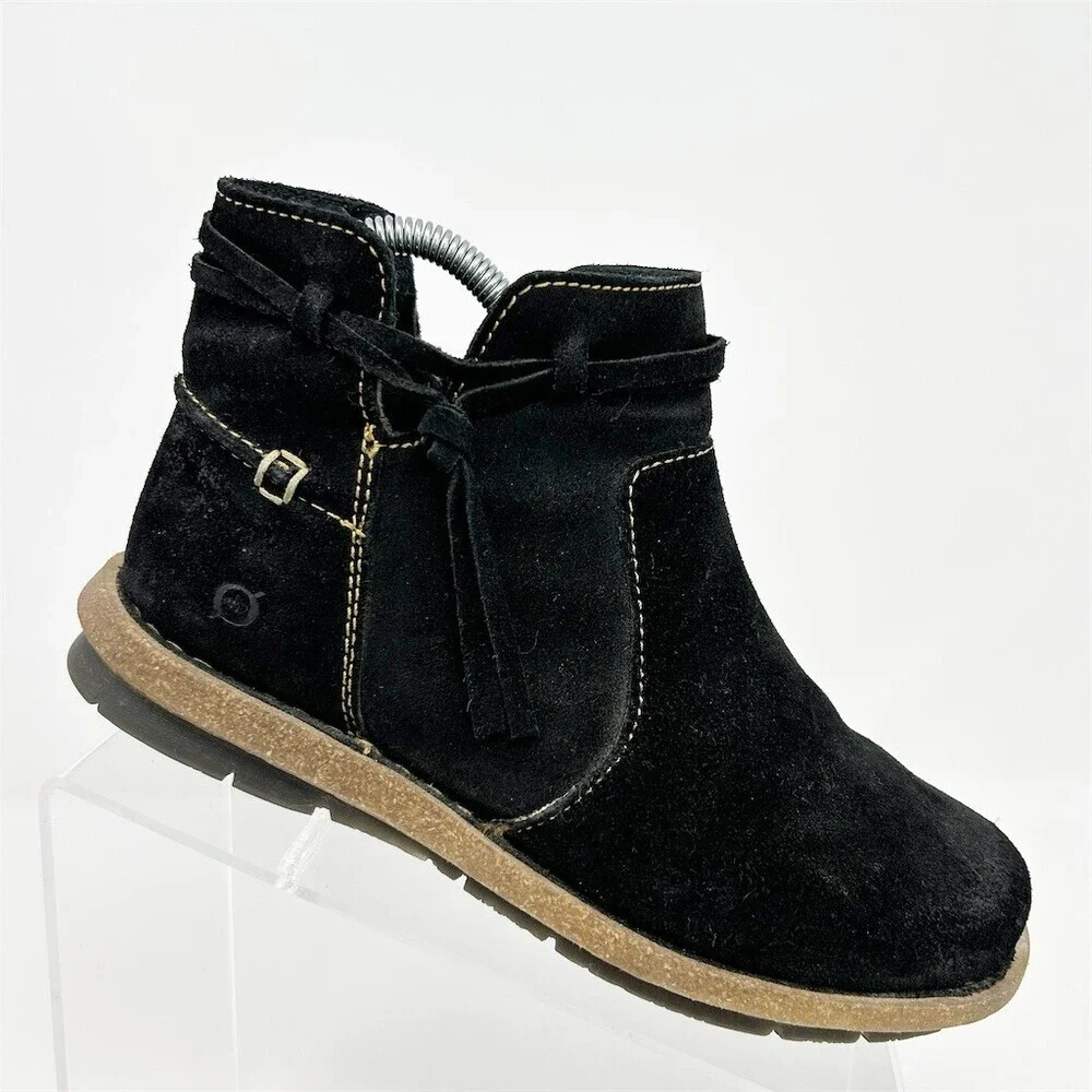 Børn Women's Black Suede Ankle Booties Side Zip Buckle Comfort Lug Sole Size 7.5